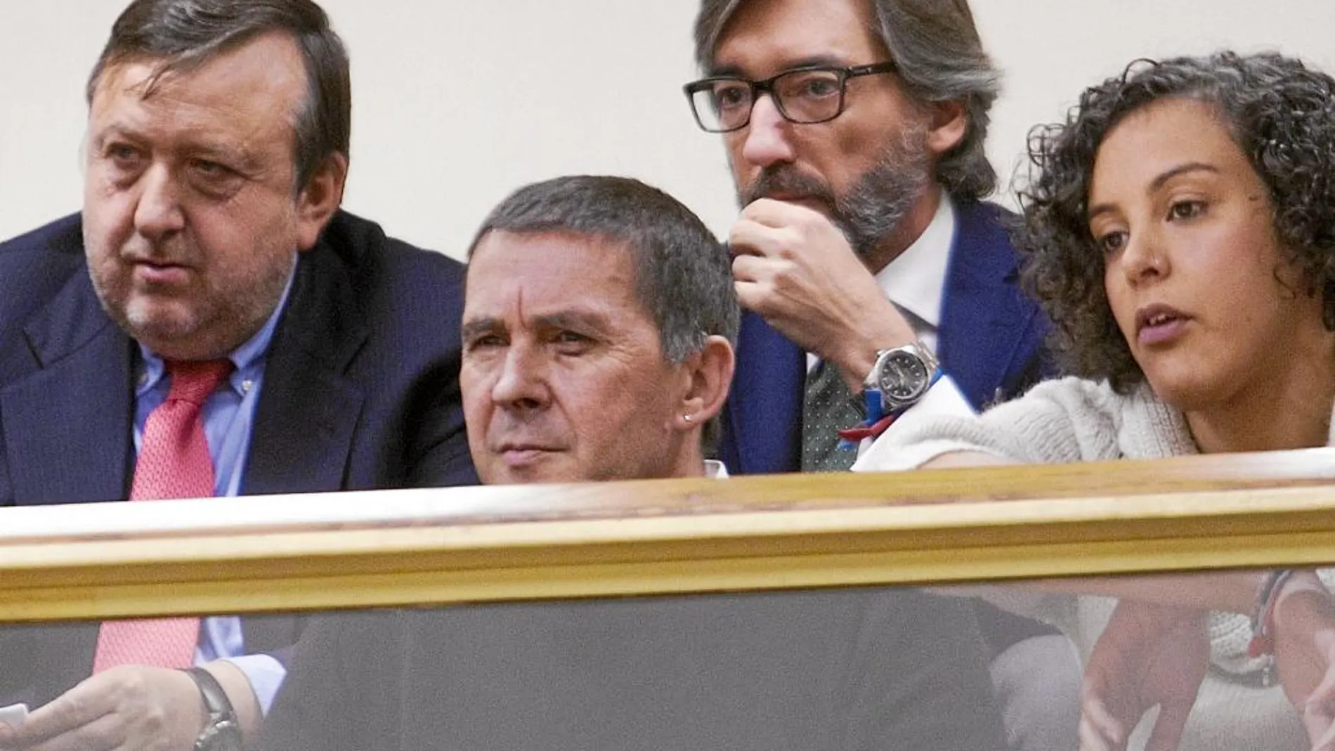 El líder de Sortu e histórico dirigente de Batasuna, Arnaldo Otegi, estuvo ayer en la tribuna del Parlamento Vasco.
