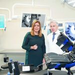 Susana Díaz visitó ayer los nuevos quirófanos de cirugía general del hospital Virgen del Rocío de Sevilla