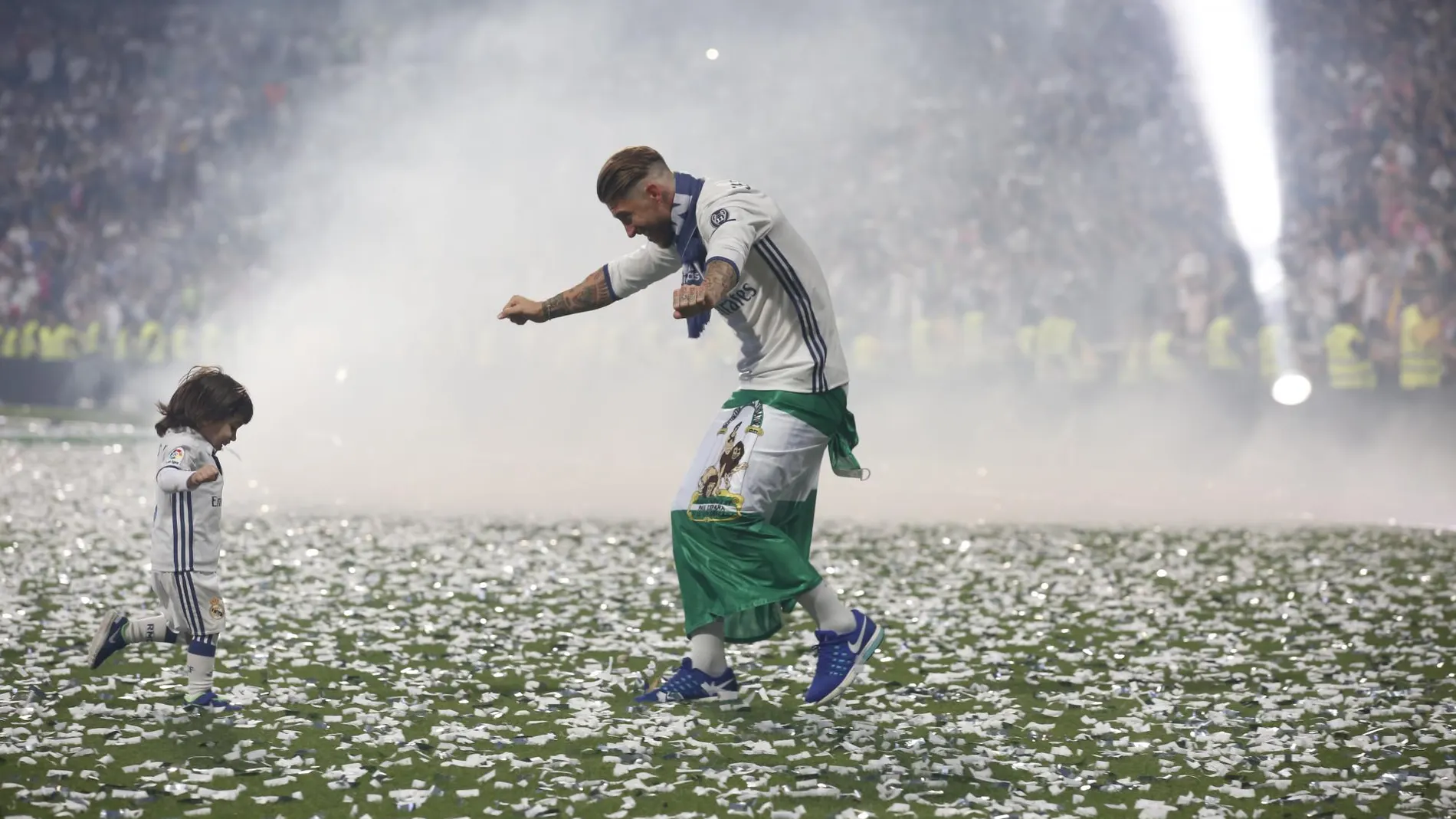 Ramos y su hijo celebran una Copa de Europa del Madrid