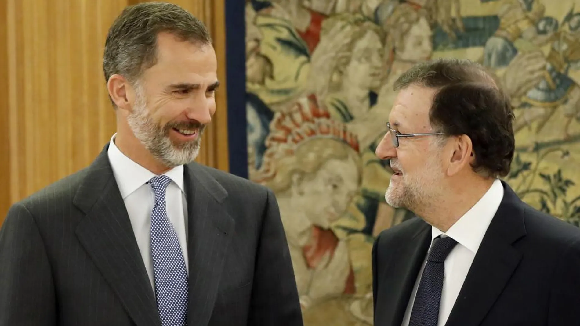 Felipe VI recibe al presidente del Gobierno en funciones, Mariano Rajoy