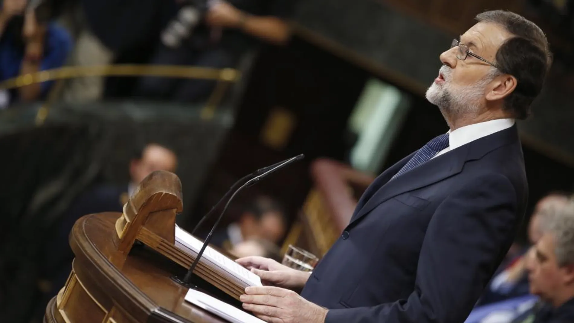 El presidente del Gobierno, Mariano Rajoy, ante el pleno del Congreso