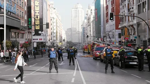 Los agentes de la Policía Municipal son los primeros que pueden actuar en caso de atentado terrorista indiscriminado y de los que más horas pasan a pie de calle