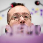 El secretario de Organización de Podemos Pablo Echenique, ayer, en rueda de prensa en la sede de su partido