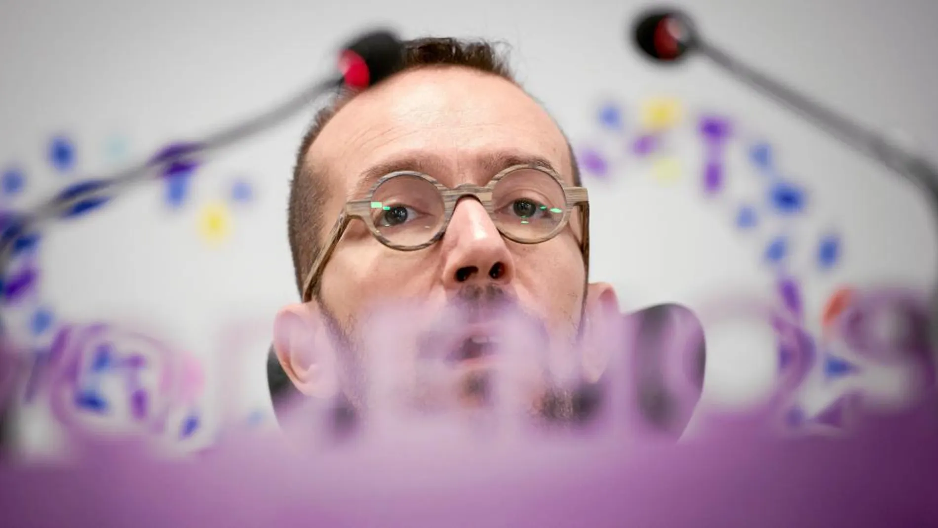 El secretario de Organización de Podemos Pablo Echenique, ayer, en rueda de prensa en la sede de su partido