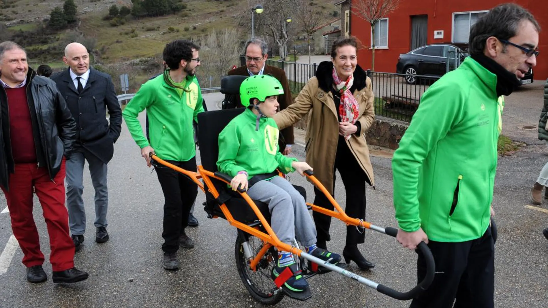 García Cirac presenta el proyecto “Cumbre para todos” en las Lagunas de Neila