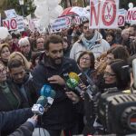 Jesús Candel «Spiriman» en la concentración que se celebró ayer en Jaén contra las fusiones hospitalarias