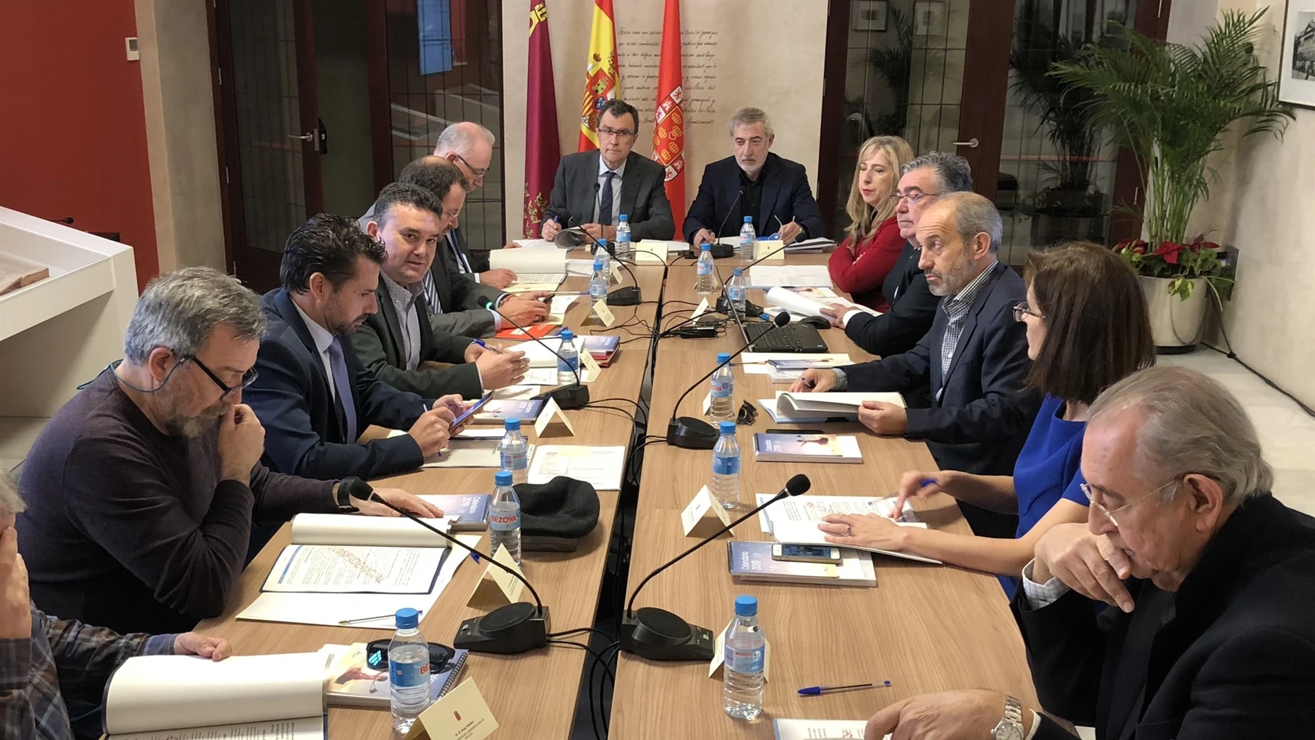 El alcalde José Ballesta, presidió ayer el Consejo de Aguas de Murcia