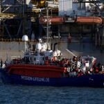 El Lifeline llega al puerto La Valeta/Foto: reuters