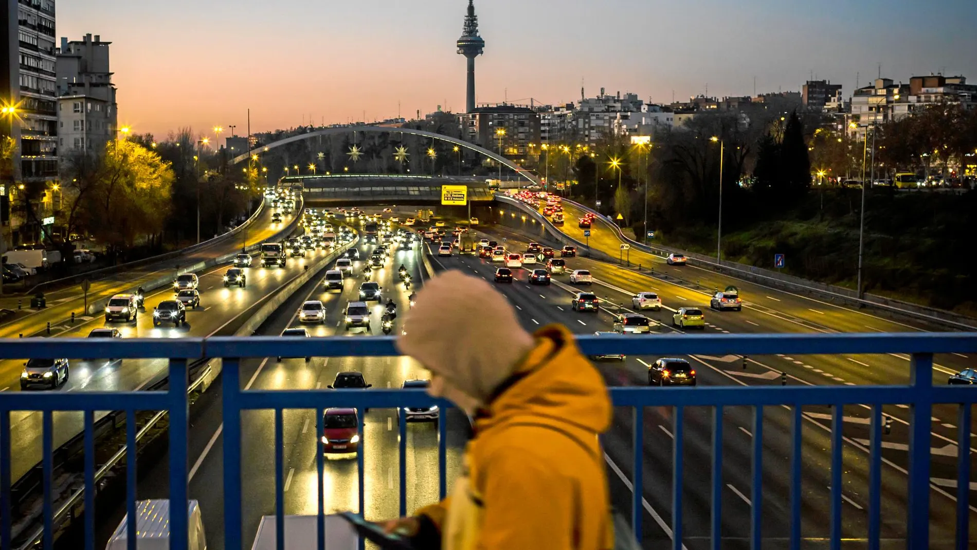 Hoy es el tercer día consecutivo que se mantienen las restricciones por contaminación en la capital. Foto: ALBERTO R. ROLDÁN