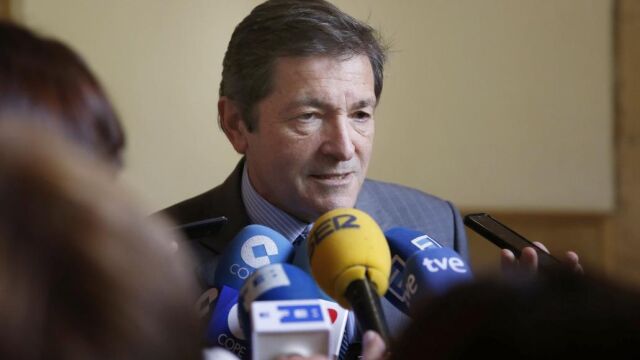 El presidente del Principado y de la comisión gestora del PSOE, Javier Fernández