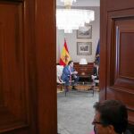 El presidente del Gobierno en funciones, Mariano Rajoy, durante la reunión que mantuvo el miércoles con el líder del PSOE, Pedro Sánchez