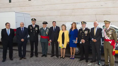 De izquierda a derecha Pablo Trillo, Gómez Iglesias, Juan José Campesino, Juan Miguel Recio, Fernández Carriedo, la delegada María José Salgueiro, Silvia Clemente, Jorge Zurita, Carnero y el general Gorjón