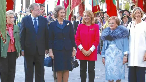 María José Salgueiro, Antonio Silván, Doña Sofía, Susana Camarero, Mercedes García y Alicia García.