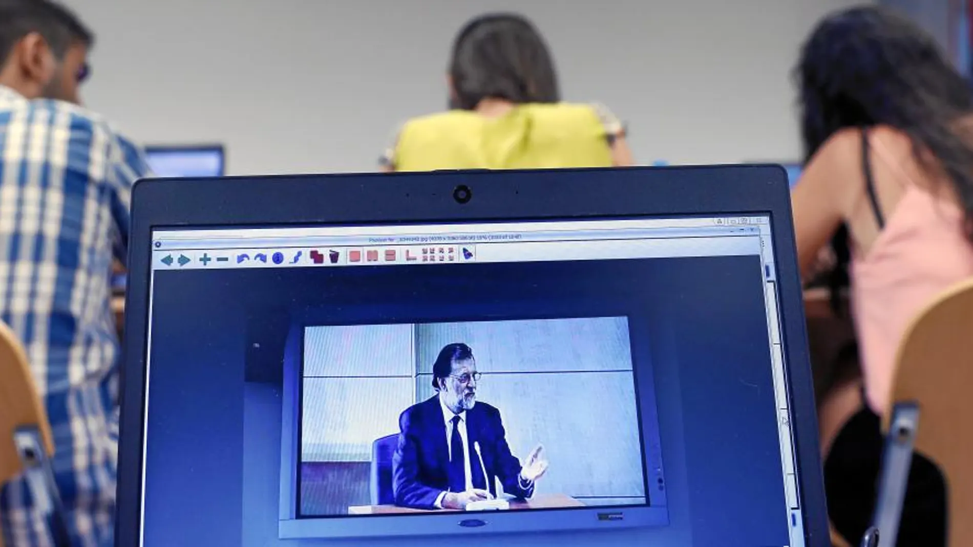 El ex presidente del Gobierno, Mariano Rajoy, durante su intervención en el juicio sobre el «caso Gürtel» en la Audiencia Nacional
