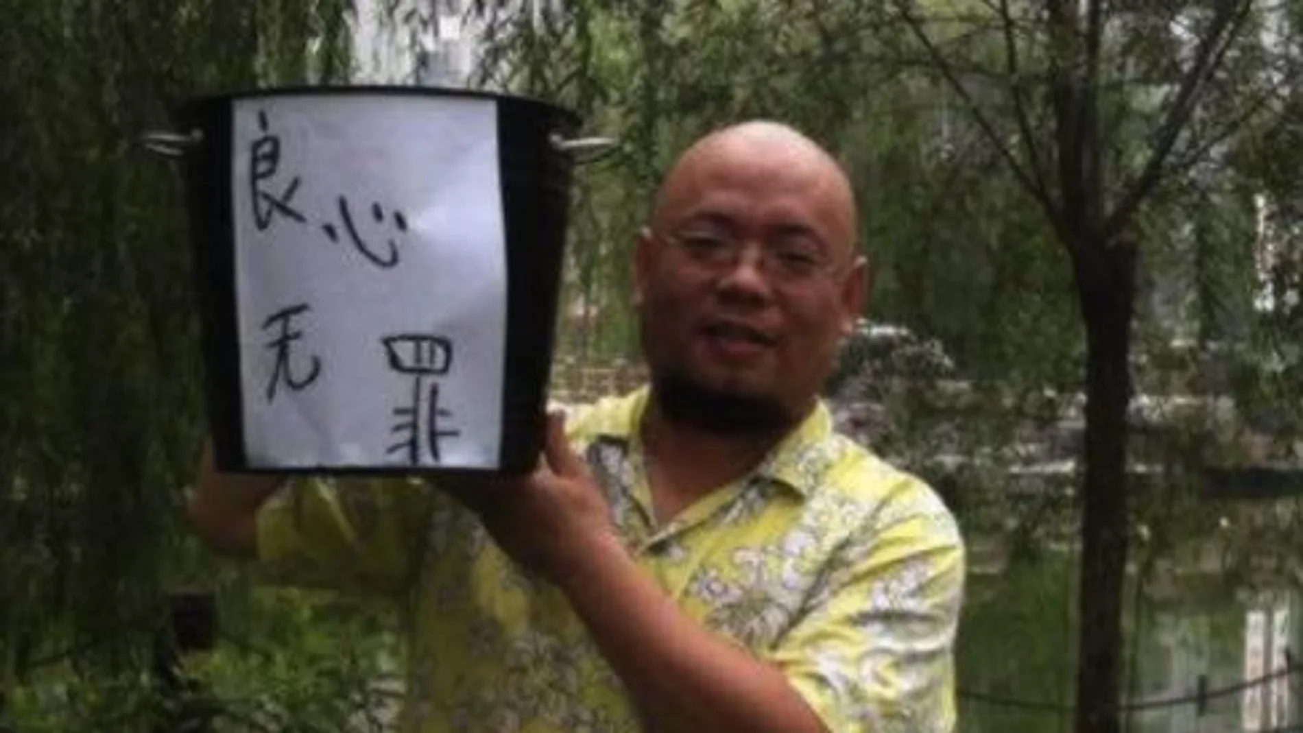 El activista de derechos humanos y bloguero chino Wu Gan, en una imagen de Twitter