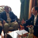 Un instante de la reunión de Polanco con el ministro saharaui