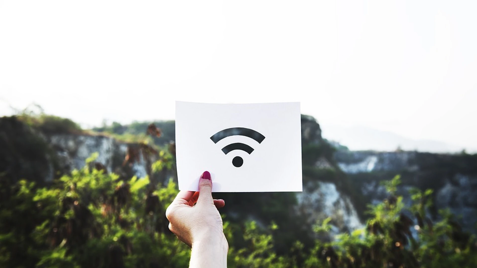 Estar conectados a internet se ha convertido en una obsesión para muchos / Pixabay