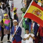 El tenista Rafael Nadal (d) encabeza la delegación de España