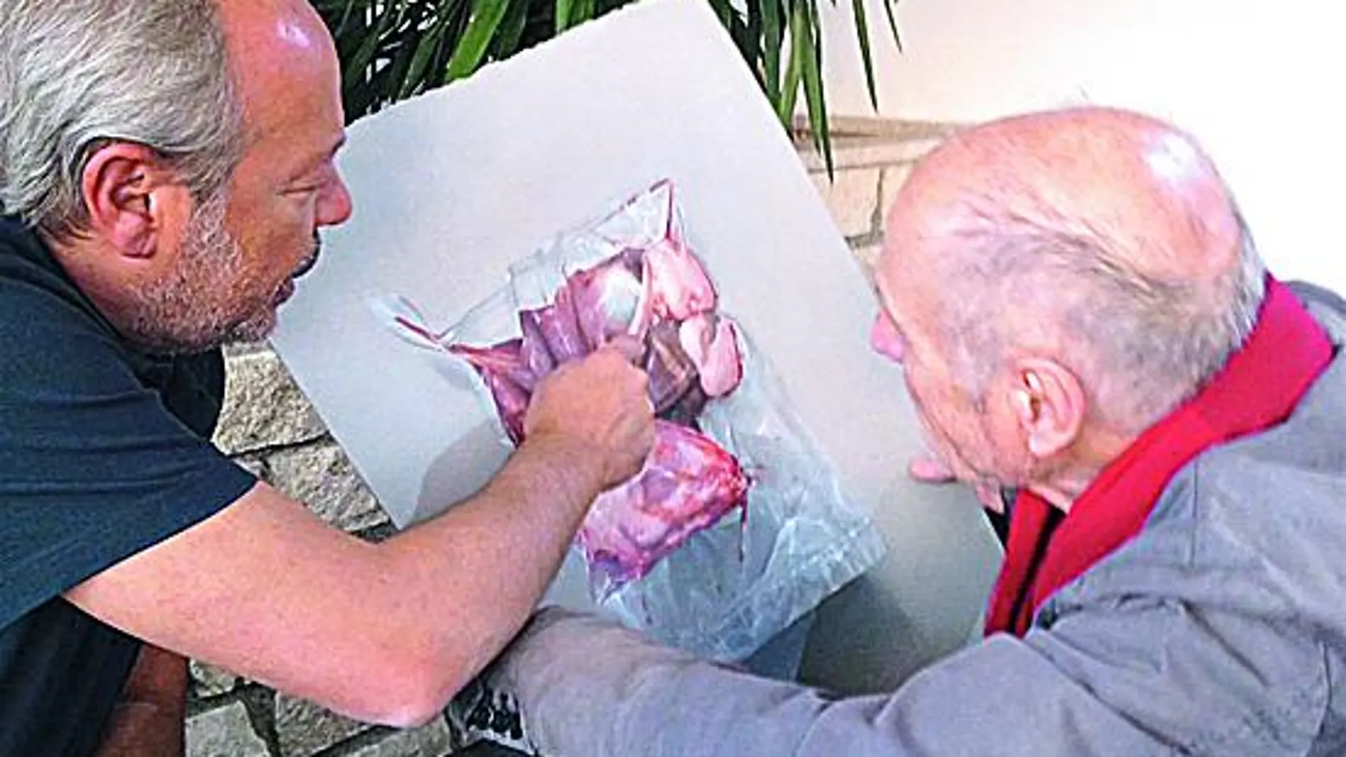 Reche analiza con Antonio López uno de sus trabajos realizados en el taller del universal pintor manchego