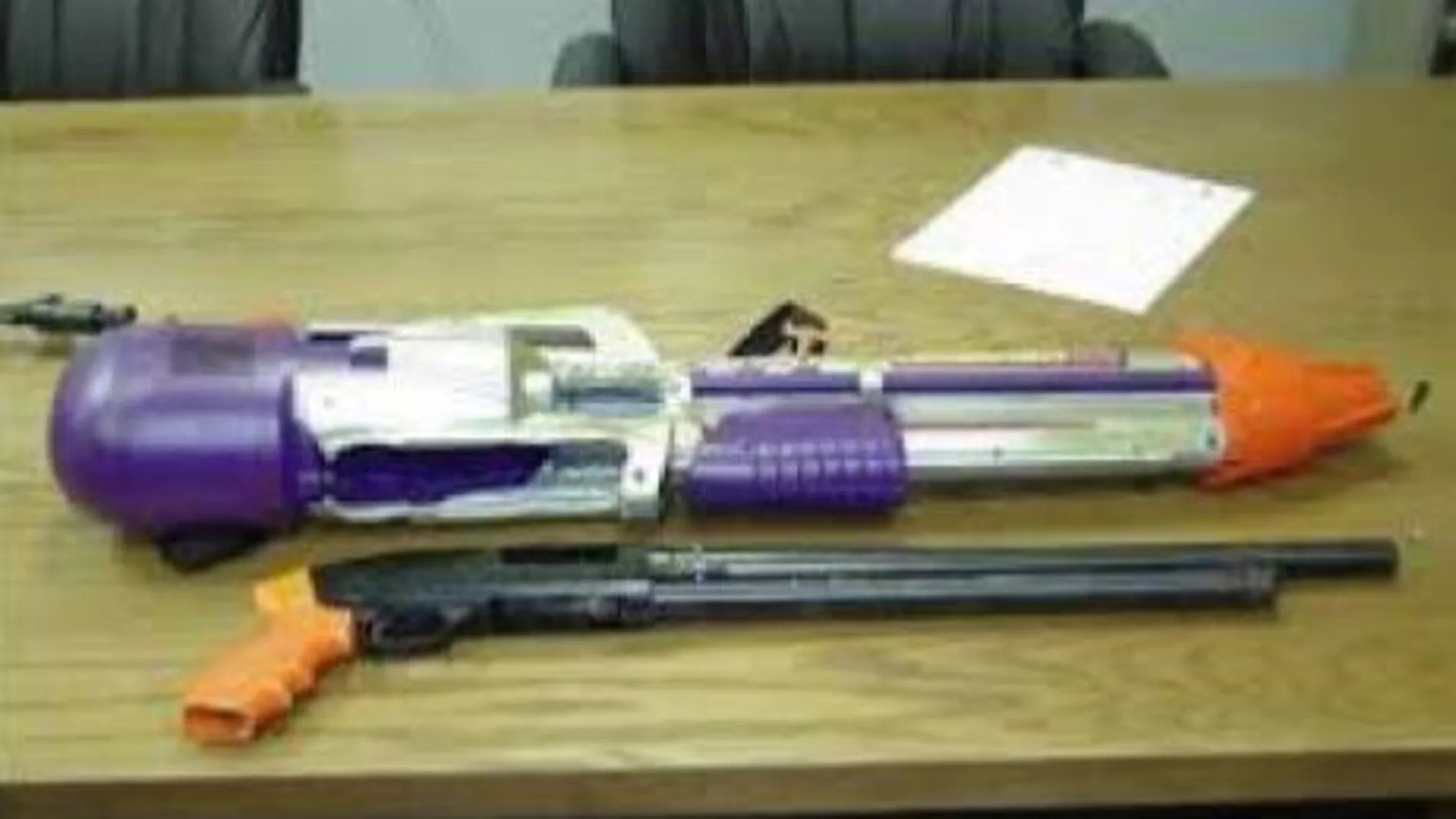 Pistola fabricada para parecer una pistola de agua “Super Soaker”