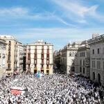 La protesta ocupó toda la plaza Sant Jaume