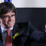 Puigdemont reta a Rajoy y busca una alianza independentista sin la CUP