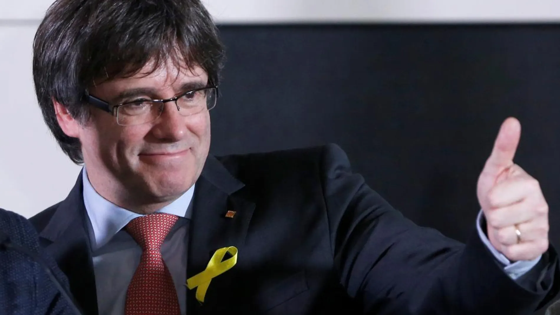 Puigdemont reta a Rajoy y busca una alianza independentista sin la CUP