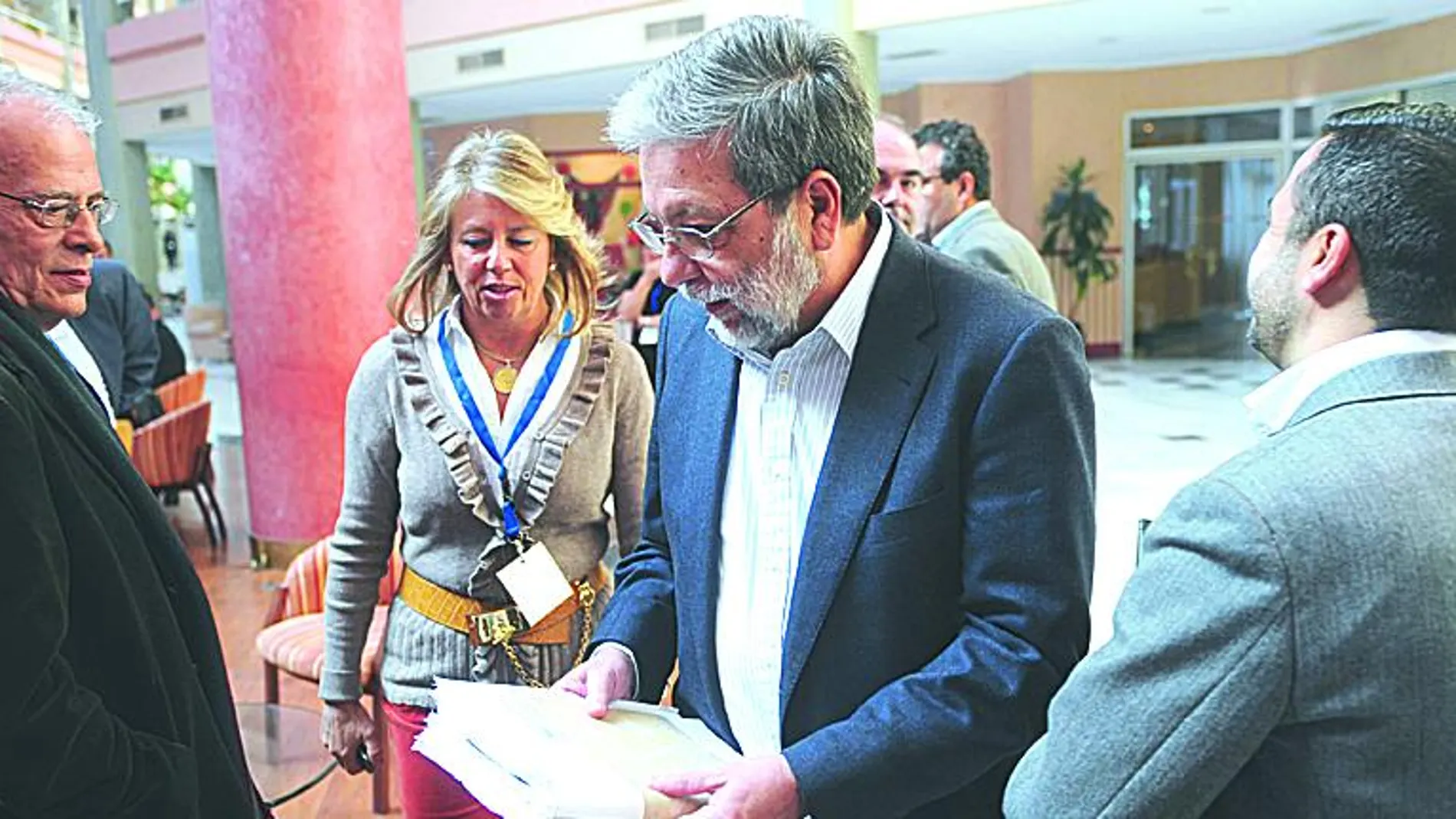 Muñoz y Toscano, en la asamblea de noviembre de 2011 que se cerró en falso