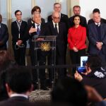 El canciller chileno, Heraldo Muñoz (c), preside la declaración junto a otros cancilleres y ministros de relaciones exteriores de 17 países de América y el Caribe en el Palacio de Torre Tagle, en el centro histórico de Lima (Perú)