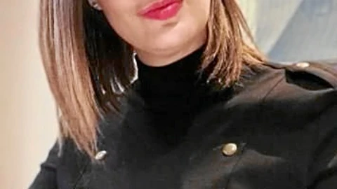 Noelia Posse (arriba) es edil en Móstoles desde 2004