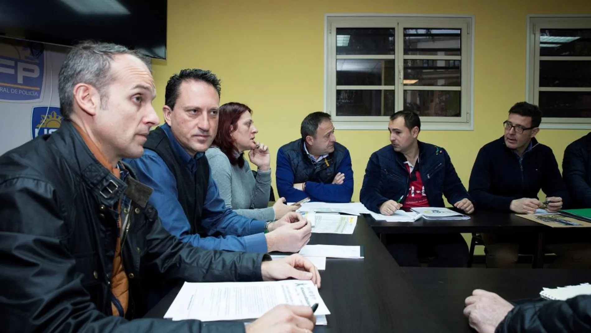 Sindicatos de la Policía Nacional y la Guardia Civil se reúnen tras conocer la última oferta del Ministerio del Interior. EFE/ Luca Piergiovanni