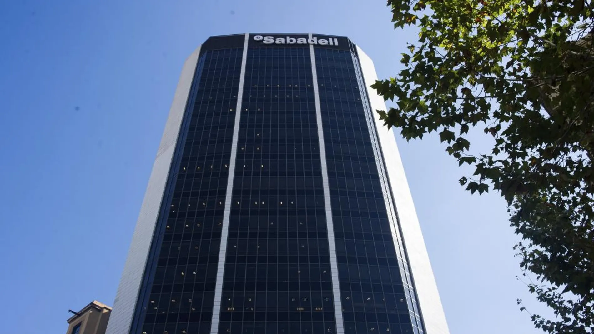 Edificio corporativo del Banco Sabadell de Barcelona