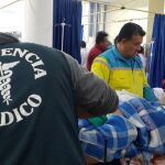 Al menos 13 muertos y 28 heridos al volcar un autobús en zona andina de Ecuador