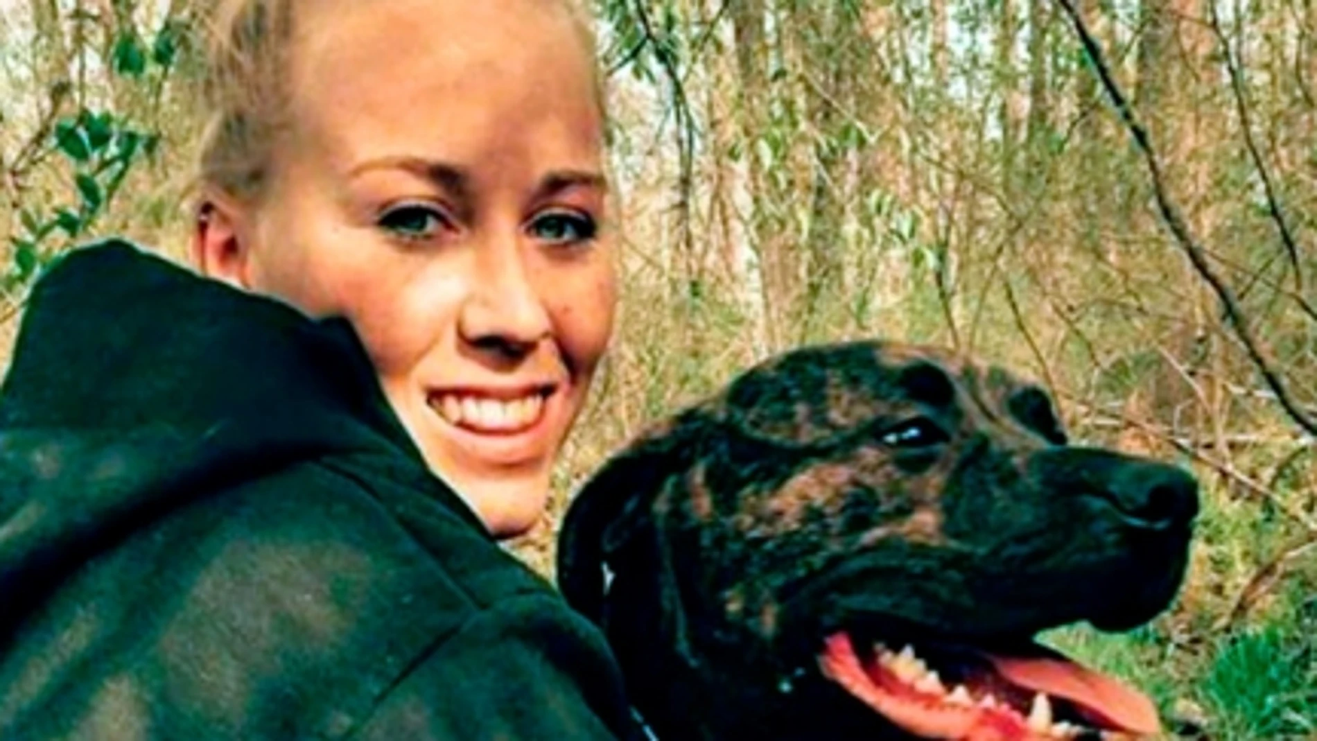 Esta joven fue devorada por sus dos perros mientras paseaba por un bosque