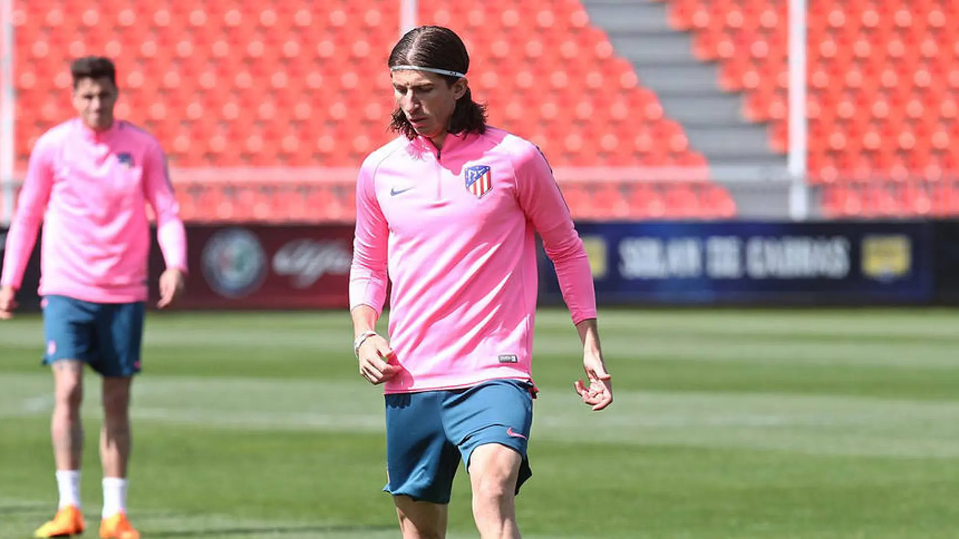 Filipe Luis, en el entrenamiento de ayer / AtleticoDeMadrid.com