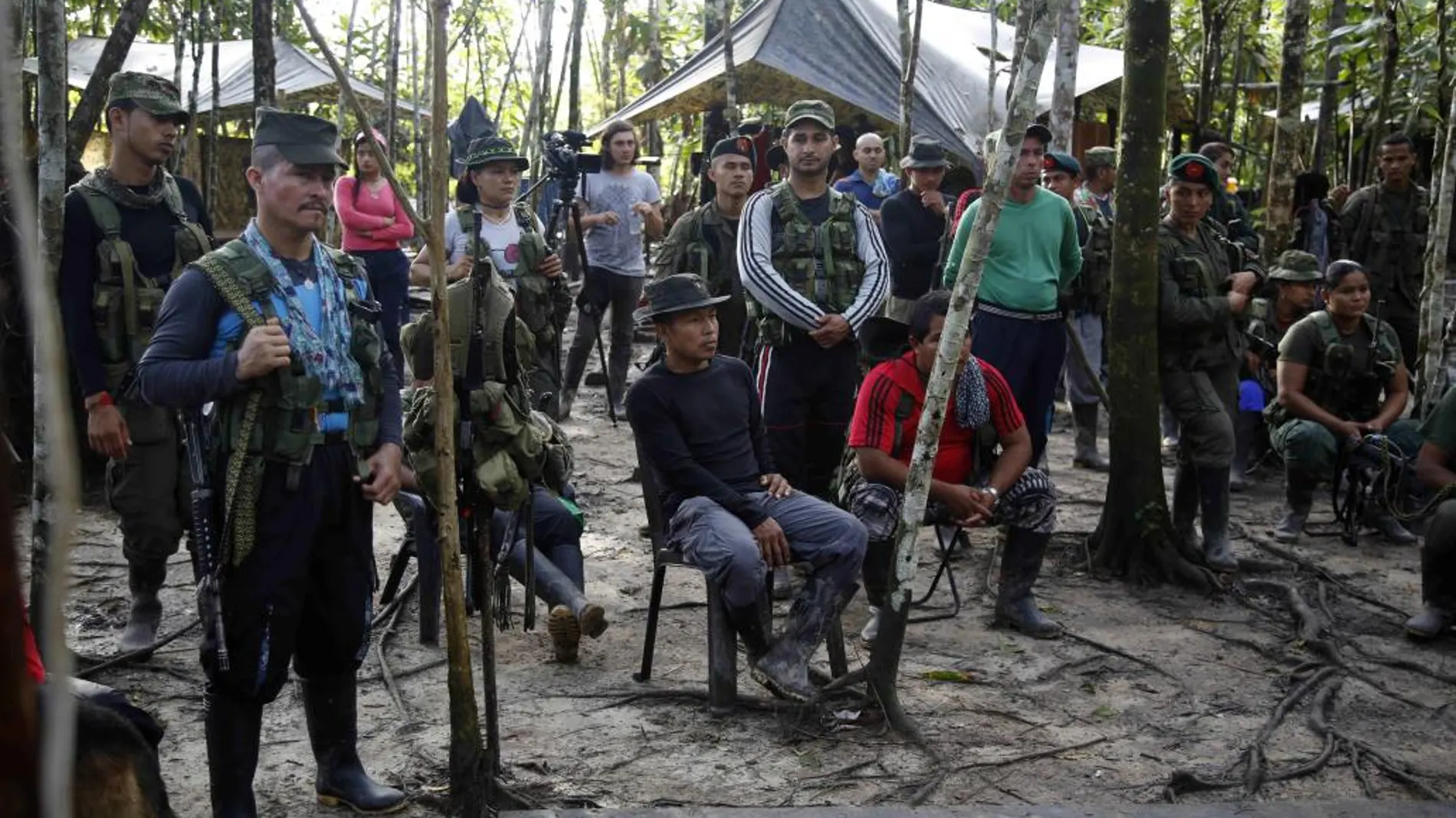 Miembros de las FARC fotografiados el pasado 17 de agosto en la selva de Putumayo, Colombia