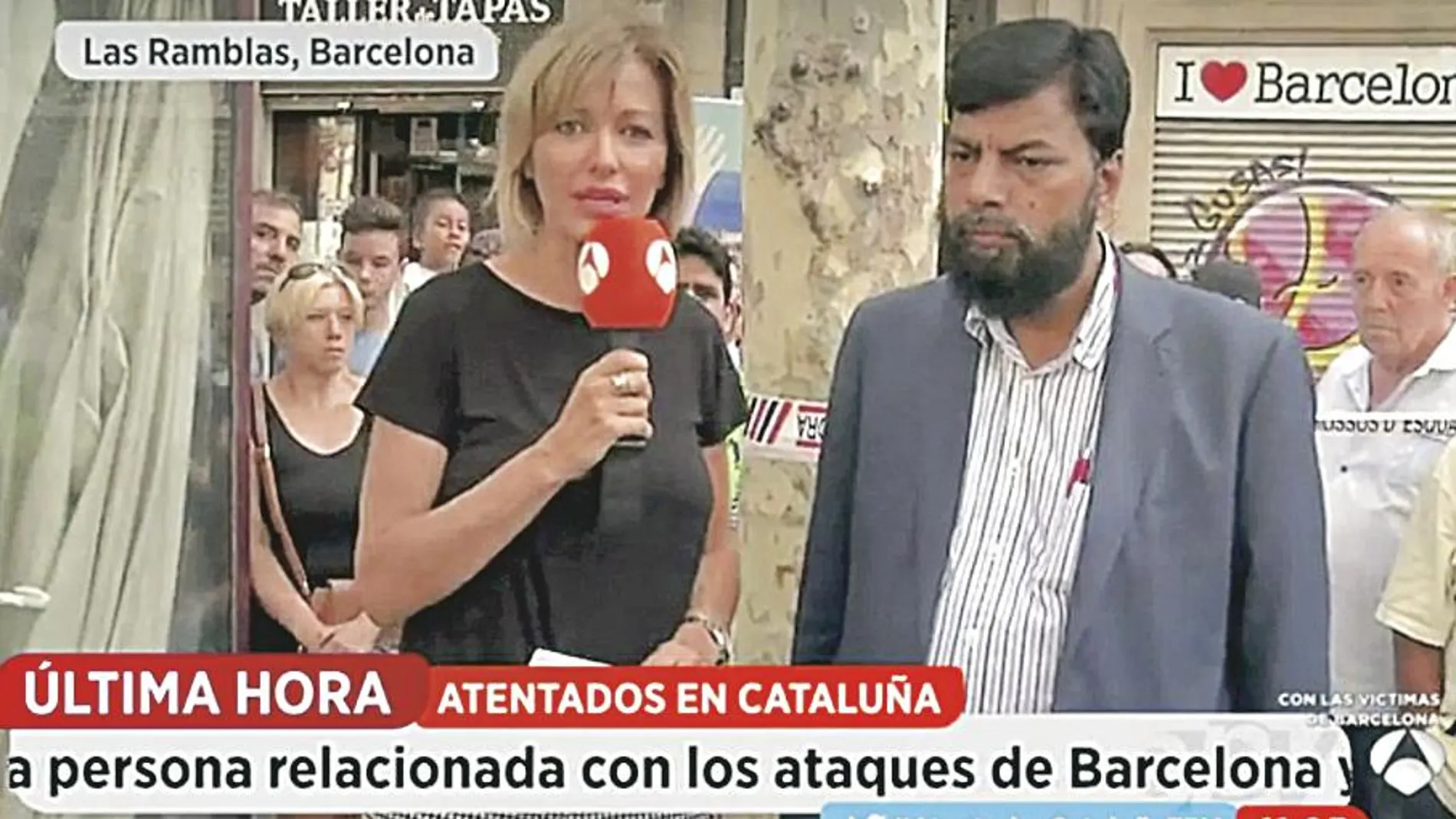 Susanna Griso durante la entrevista a Muhammad Igbal, presidente del Centro Islámico
