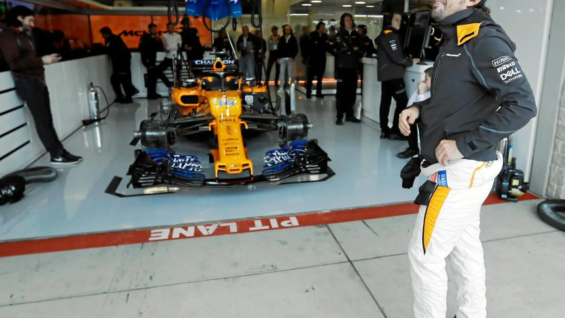 Fernando Alonso, ayer en el «pit lane» del circuito de las Américas de Austin, Texas/Foto: Ap