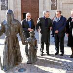 De Santiago-Juárez conversa con Artemio Domínguez junto a García-Cirac, Víctor Caramanzana y Julio de las Heras