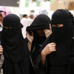 El Ministerio de Justicia saudí impidió en 2013 a los jeques en todo el país que casaran a jóvenes menores de 16 años de edad sin permiso de los tribunales competentes