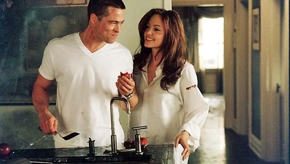 Brad Pitt y Angelina Jolie en una escena de la película «Sr. y Sra. Smith»