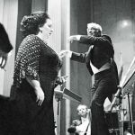 Montserrat Caballé, dirigida por Leonard Bernstein en un concierto benéfico celebrado en París en 1977