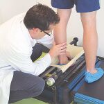 El estudio biomecánico de la marcha es un conjunto de pruebas diagnósticas que permite conocer y prevenir posibles patologías y lesiones del pie
