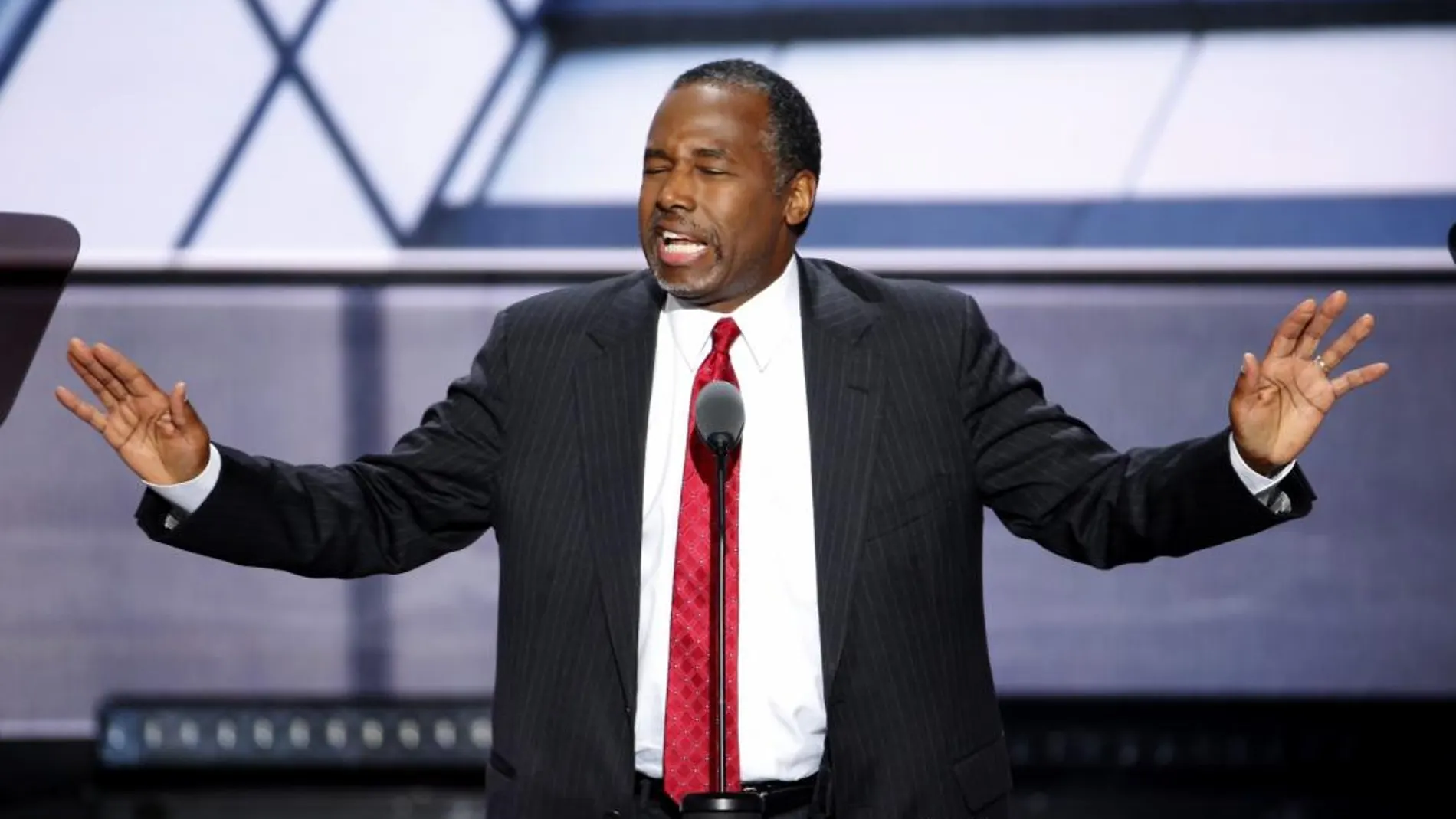 Ben Carson, nombrado secretario de Vivienda y Desarrollo Urbano