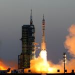 Momento del despegue con éxito del Shenzhou-11