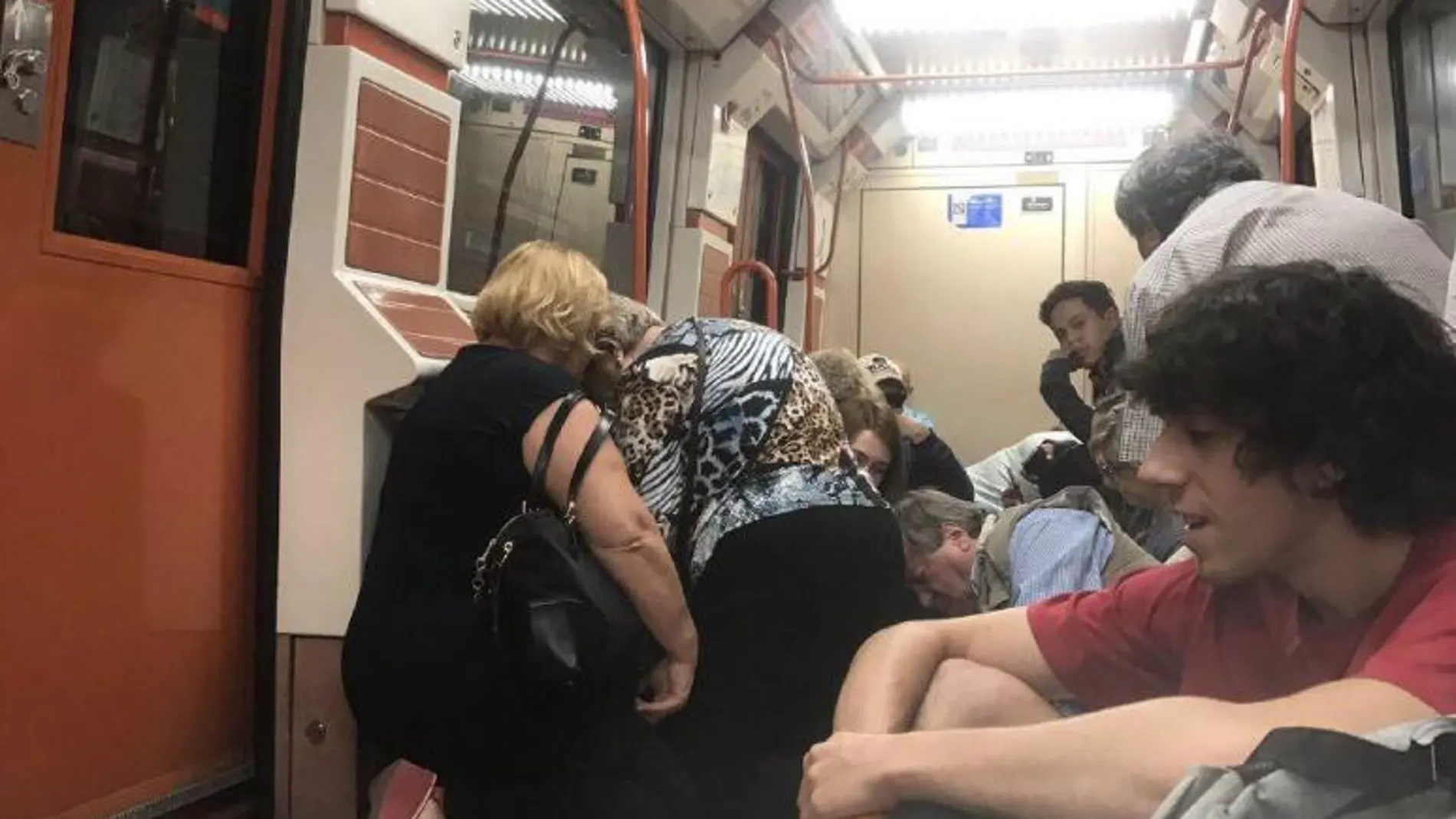 Pánico en el Metro por un disparo tras una pelea de bandas latinas