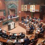 El presidente Fernando López Miras respondió ayer a las preguntas de los líderes de la oposición en una sesión de control con reproches políticos de carácter nacional y discursos marcados por la cercanía electoral