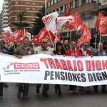 Protesta de los pensionistas por las calles de Burgos para reclamar una jubilación mínima que supere los mil euros