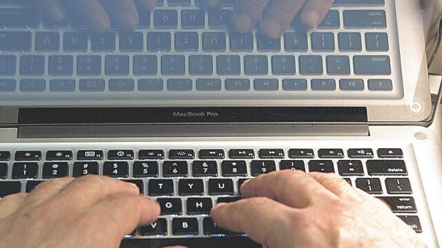 Programador, de las profesiones con menos competencia