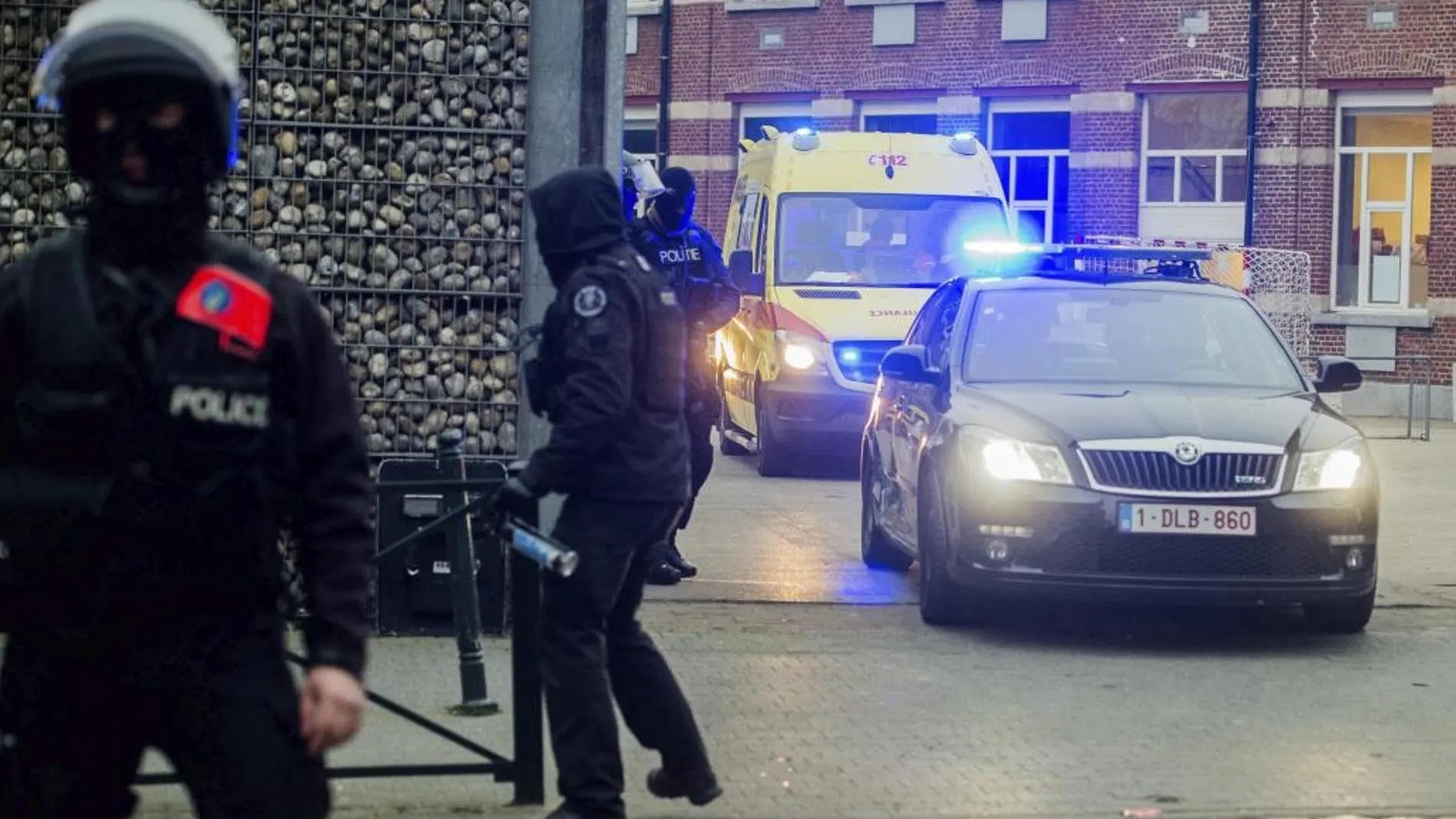 Las fuerzas de seguridad especiales de Bélgica en una operación antiterrorista en Molenbeek, Bruselas, en marzo del año pasado
